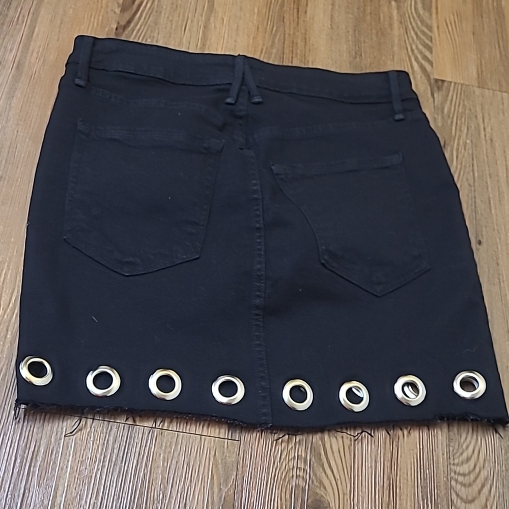 Good American Black Denim‎ Mini Skirt with Grommet Trim - Picture 7 of 14